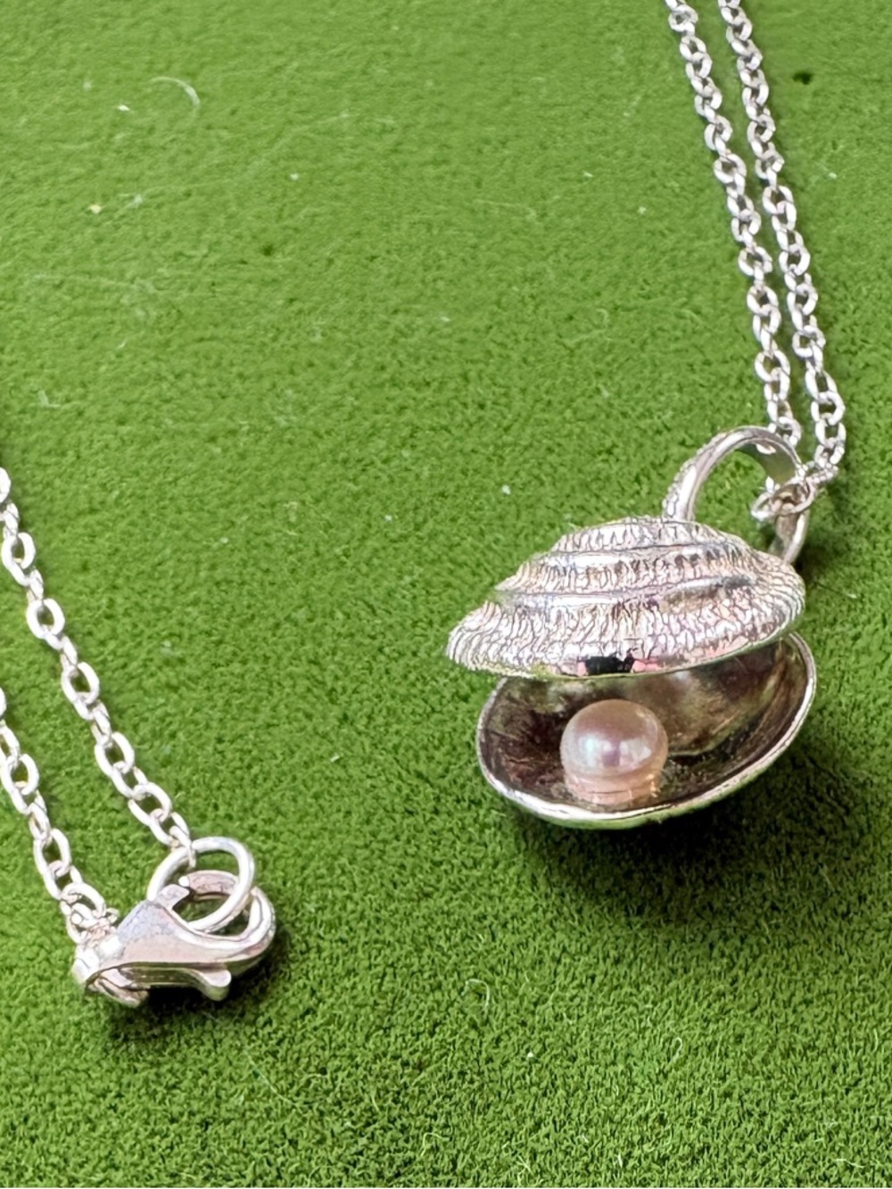 🐚LINKS OF LONDON - Clam Shell w/ Pearl Charm on 24” Chain, 925 Sterling Silver